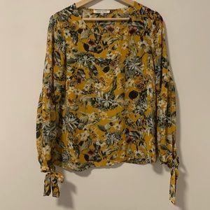 Flower pattern blouse size small